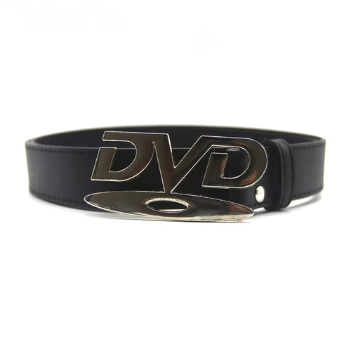 Ceinture noire de style Y2K et Japan style avec une grosse boucle métallique argentée en forme de logo DVD rétro des années 2000, marque Belt X.